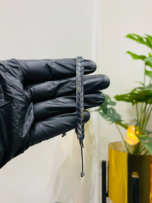 The Metallic Chevron Bracelet (Silver)